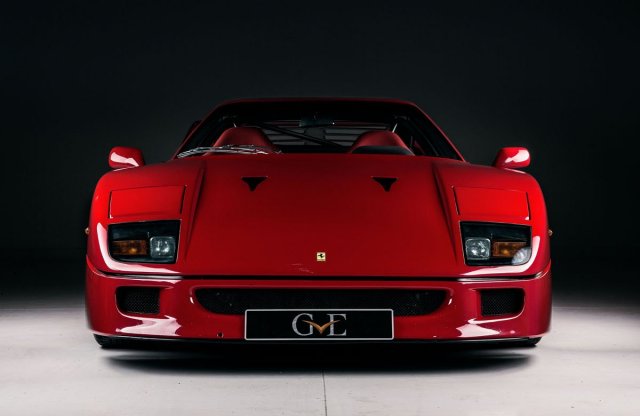 Sztártulaj miatt még drágább ez a Ferrari