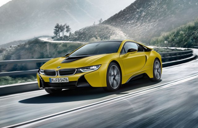 Sárgával fagyaszt az i8 Genfben