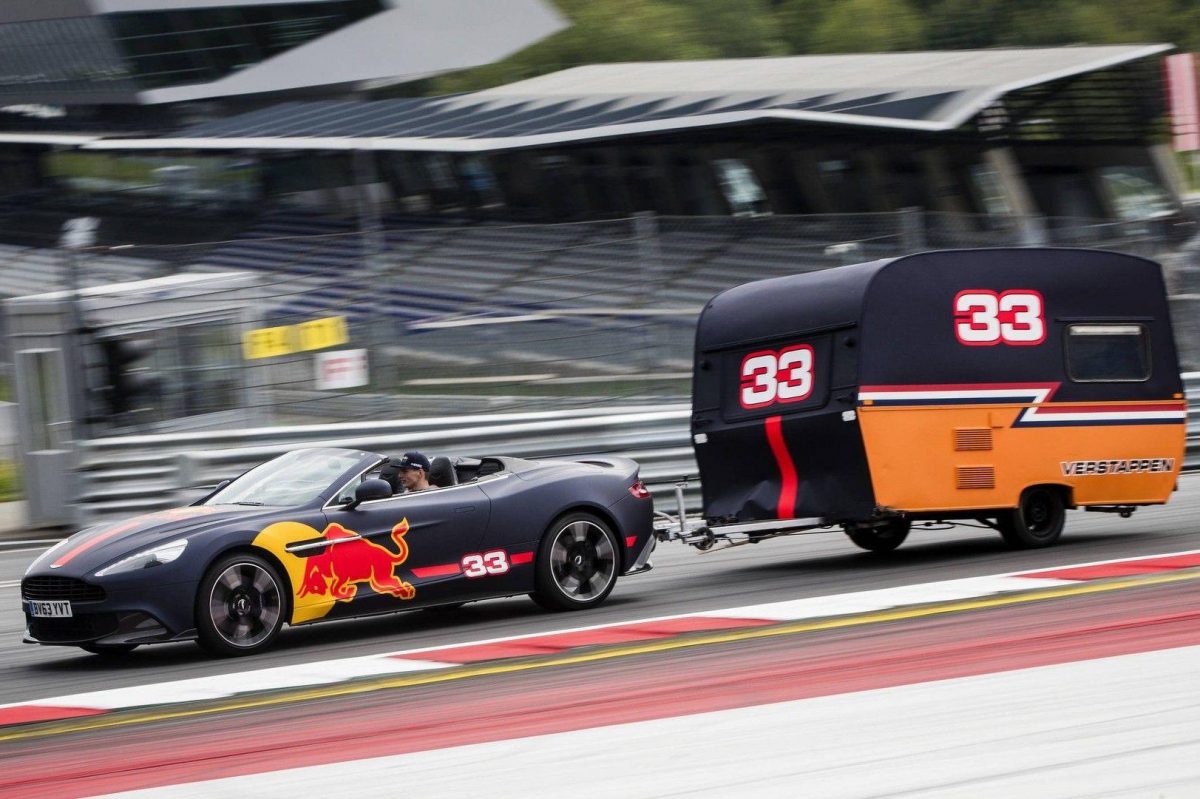 ASTON MARTIN VANQUISH