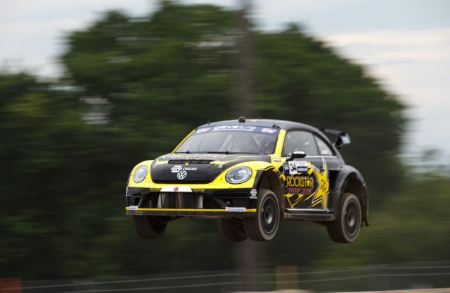 Közúton csapatott az összkerekes VW Beetle