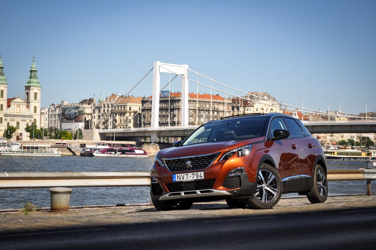 PEUGEOT 3008