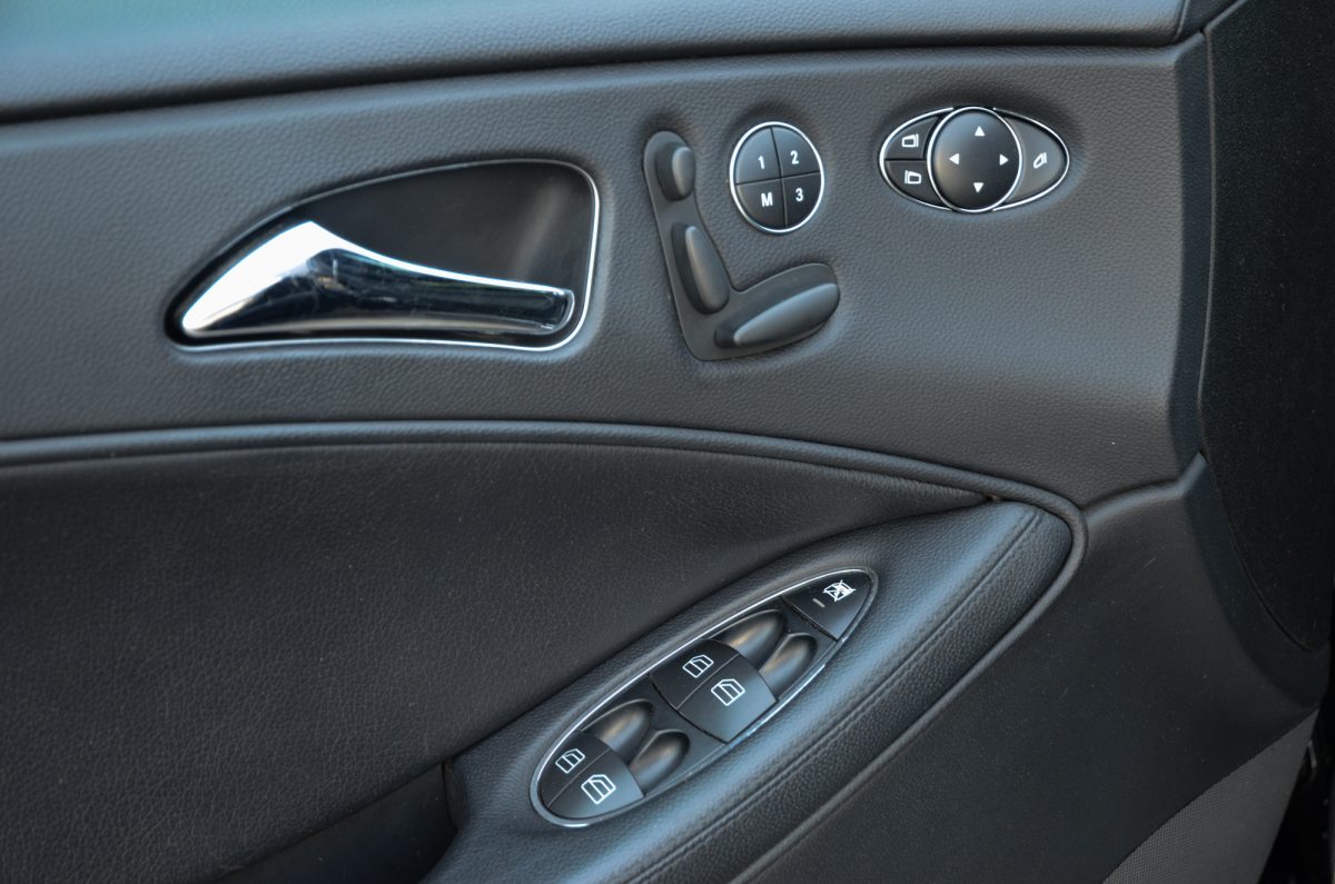 MERCEDES-BENZ CLS 500