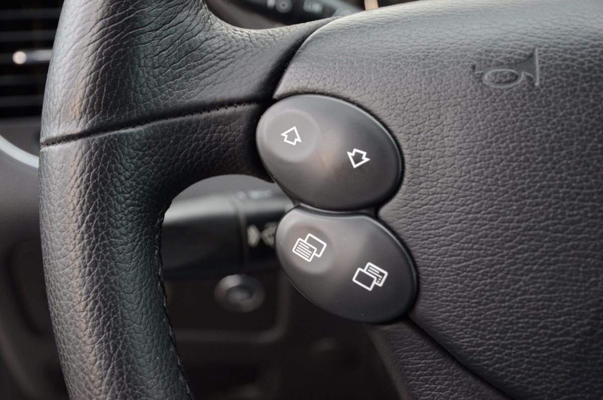 MERCEDES-BENZ CLS 500