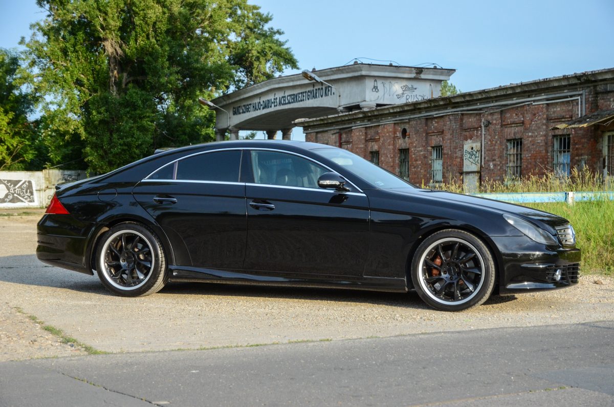 MERCEDES-BENZ CLS 500