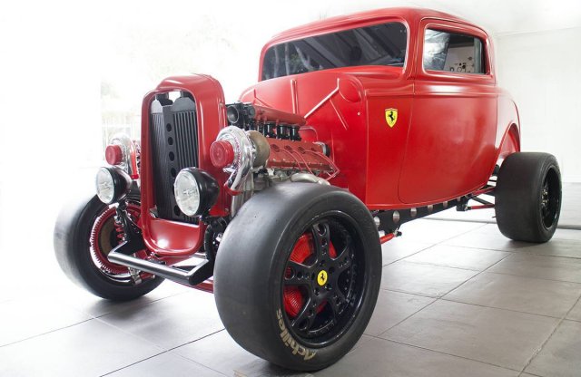 Ferrari motort egy hotrodba? Miért ne!