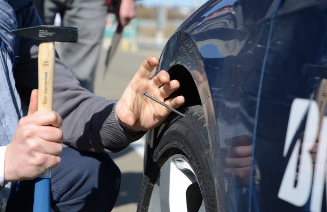 Levegő nélküli abronccsal is biztonságosan autóztunk