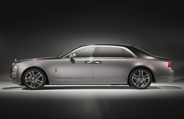 Valódi gyémánt-festést kapott egy Rolls-Royce Ghost
