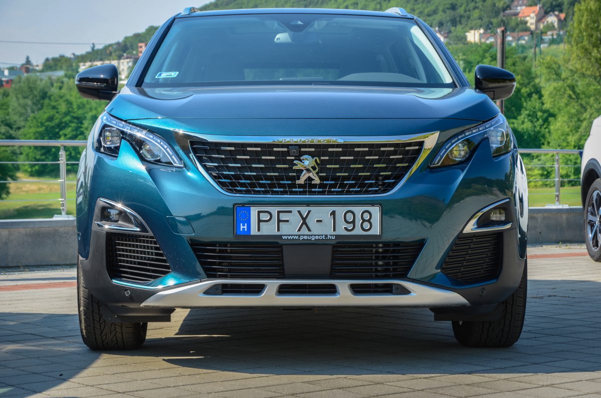 PEUGEOT 5008