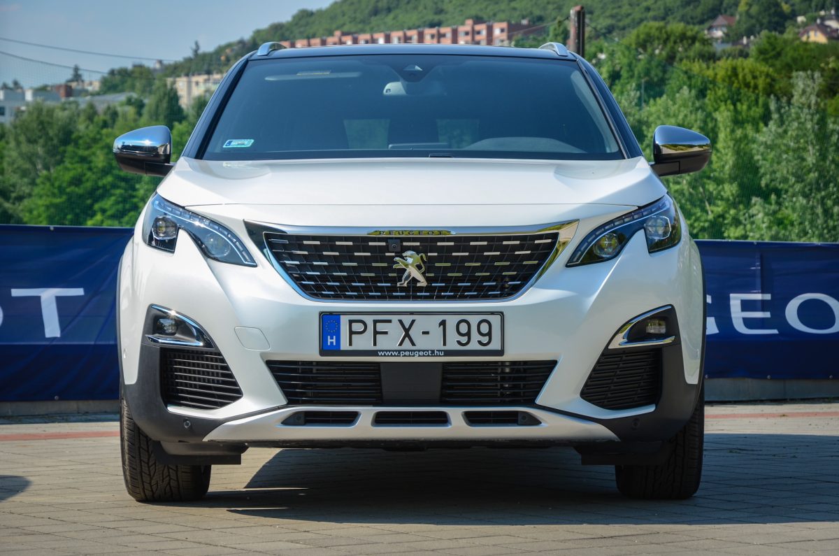 PEUGEOT 5008