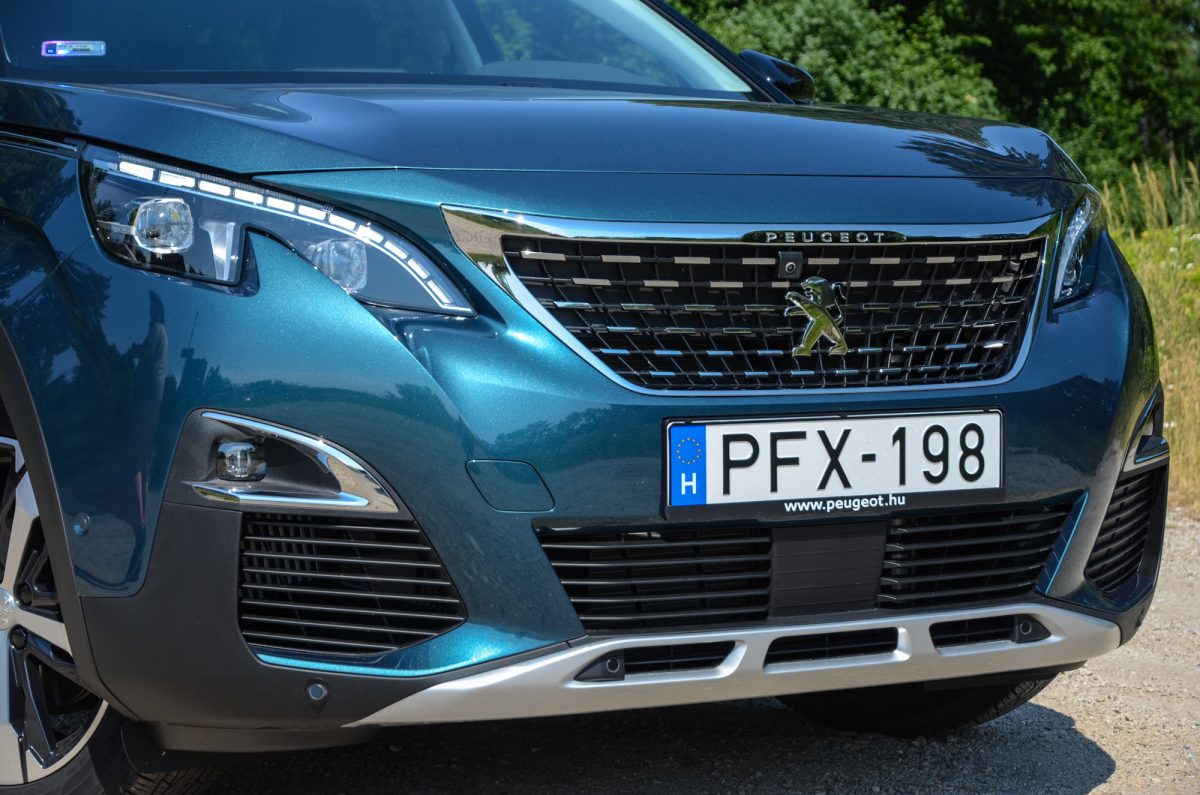 PEUGEOT 5008