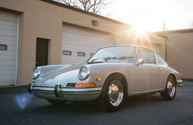 Vagyonokat érő automata Porsche, pedig nem is az