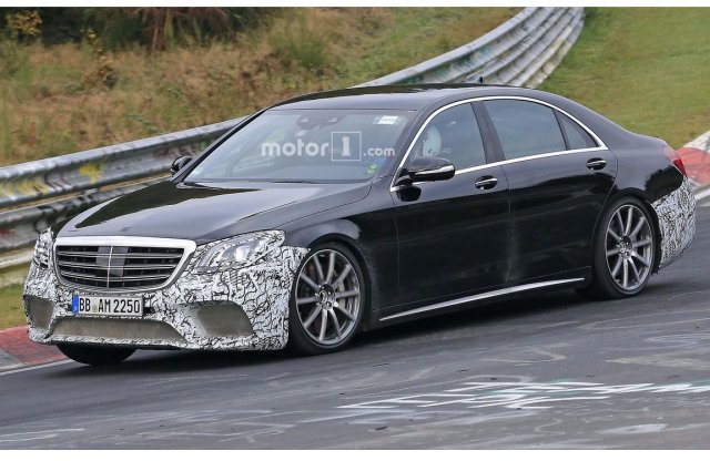 Frissül a Mercedes-Benz S-osztály