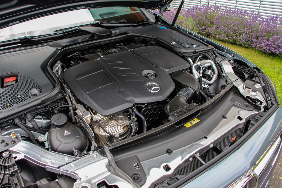 MERCEDES-BENZ E-OSZTÁLY