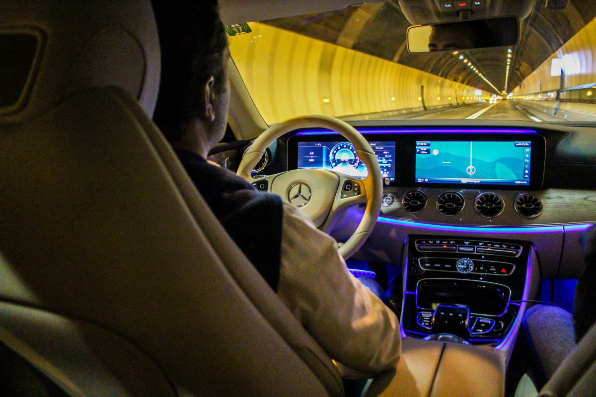 MERCEDES-BENZ E-OSZTÁLY