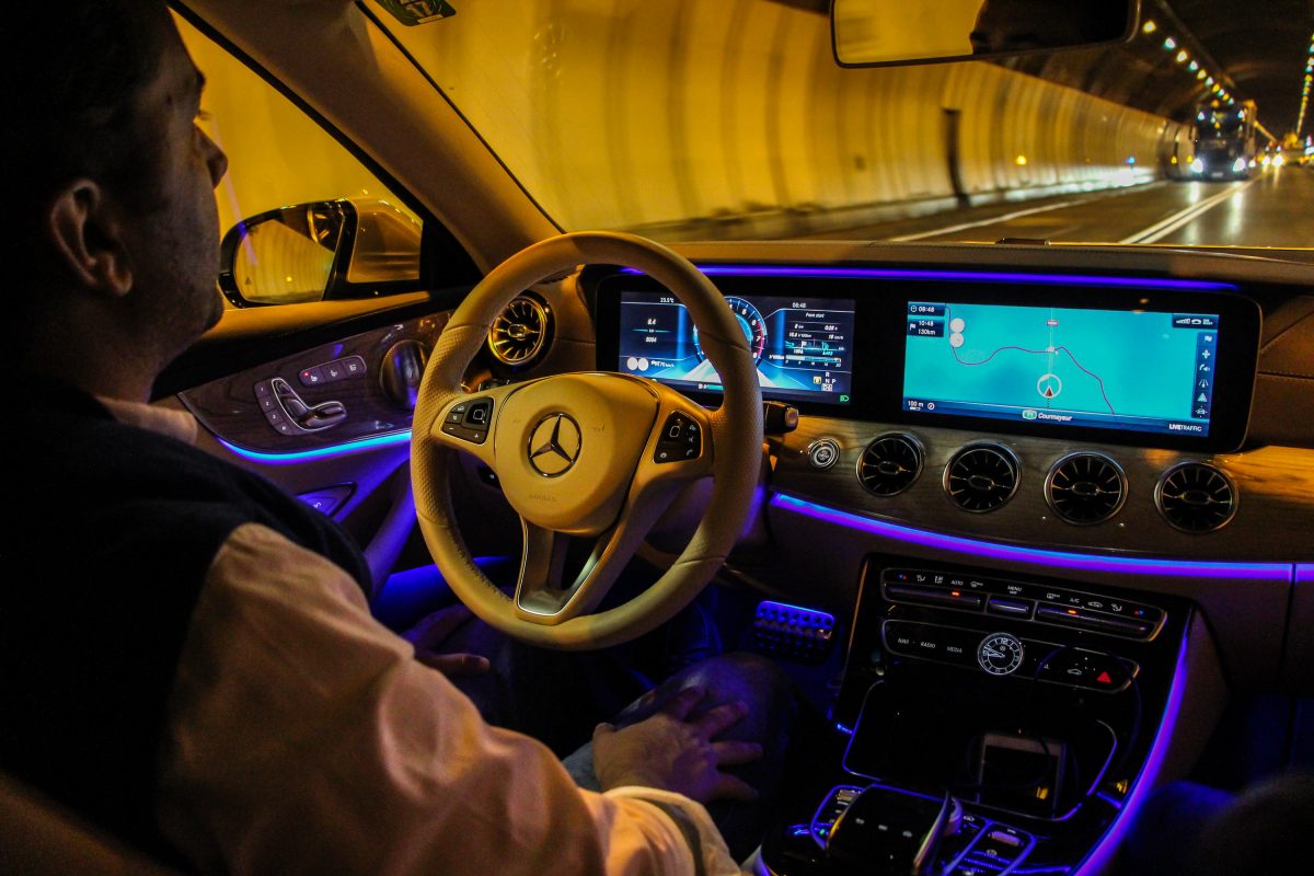 MERCEDES-BENZ E-OSZTÁLY