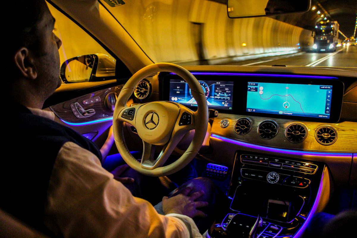 MERCEDES-BENZ E-OSZTÁLY