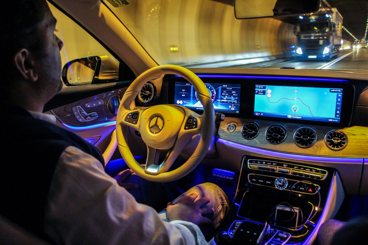 MERCEDES-BENZ E-OSZTÁLY