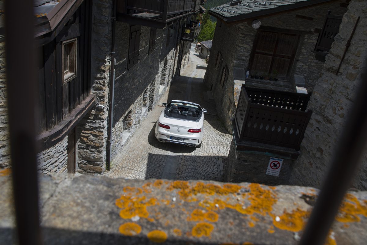 MERCEDES-BENZ E-OSZTÁLY