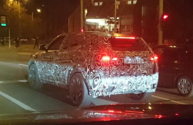 Budapest utcáit járja a Jaguar E-Pace