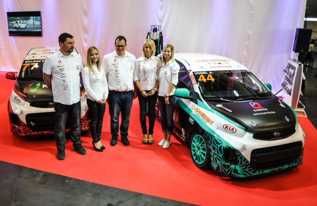 Két magyar lánnyal rajtol a Kia Picanto kupa