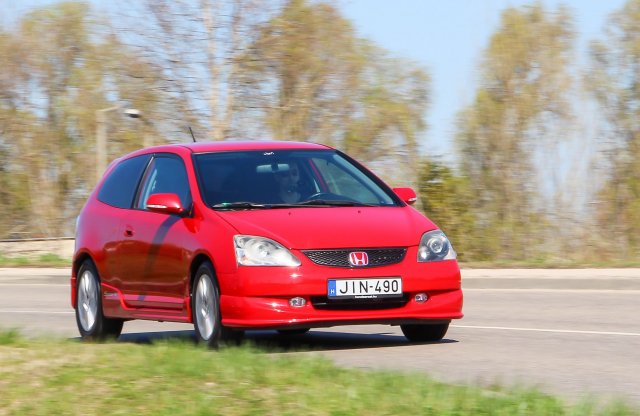 Koporsó után, ufó előtt - Honda Civic használtteszt