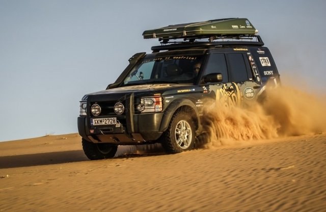 Megkerülte a Földet, most eladó a Land Rover