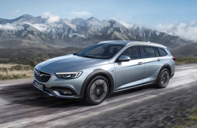 Bakancsot húzott az új Insignia