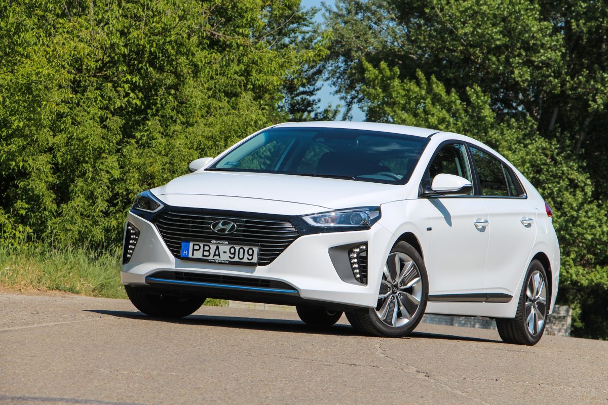 HYUNDAI IONIQ