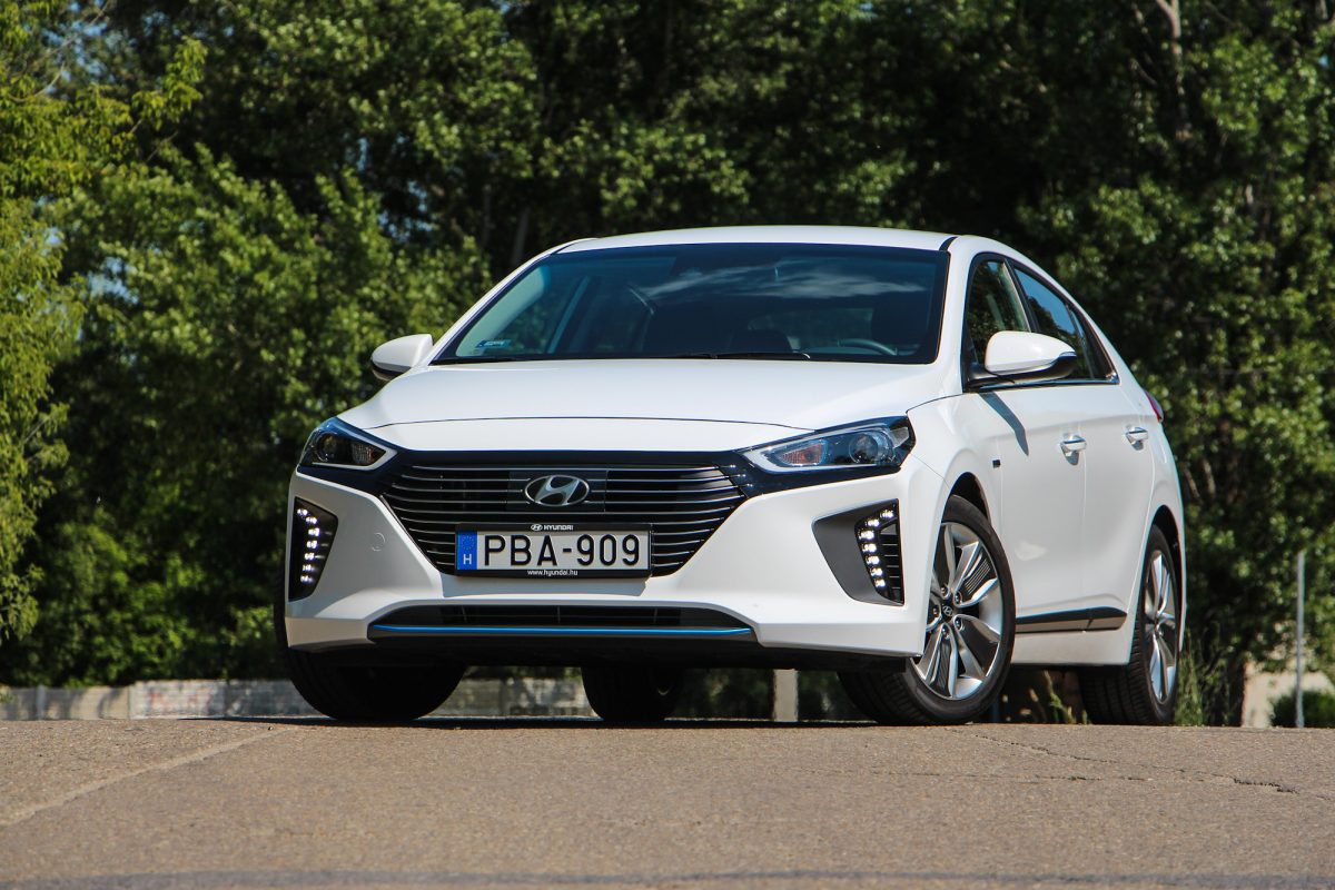 HYUNDAI IONIQ