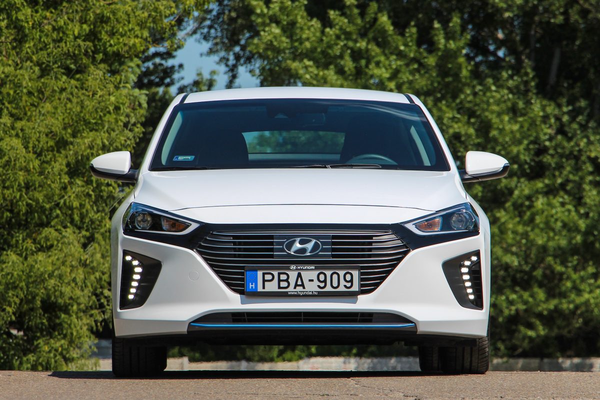 HYUNDAI IONIQ