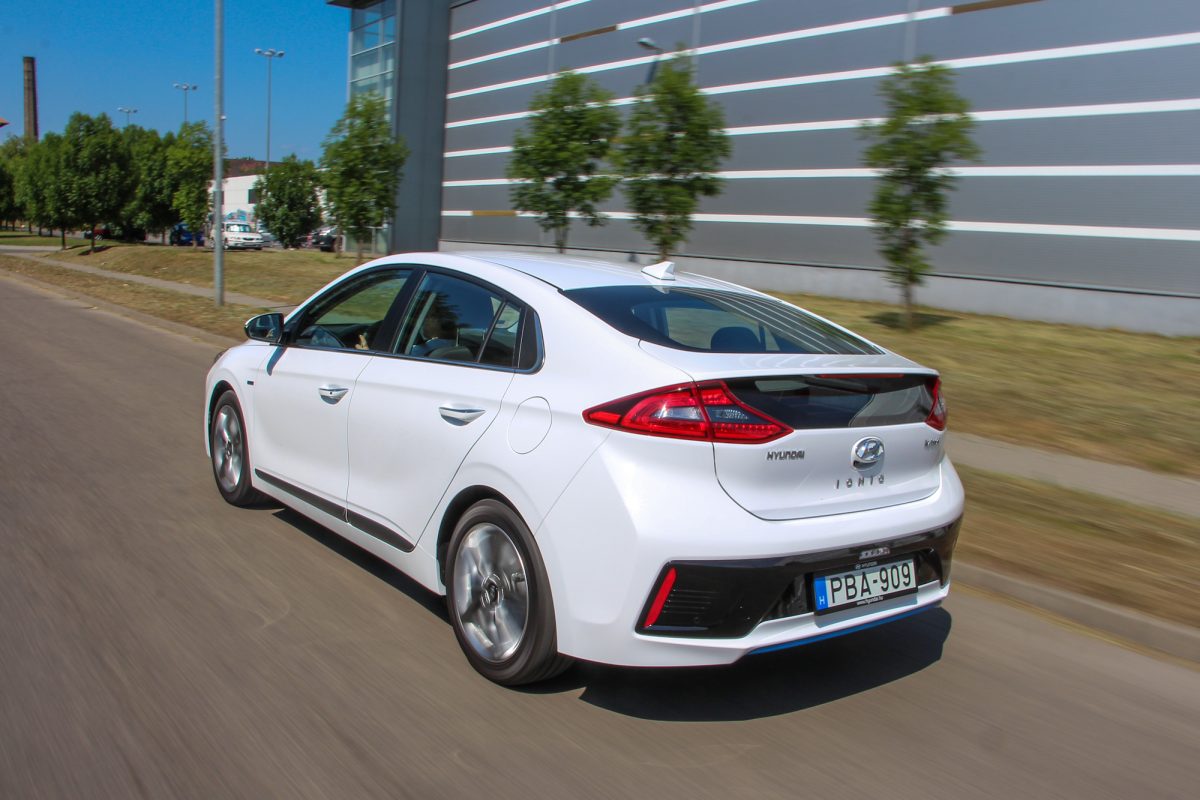 HYUNDAI IONIQ