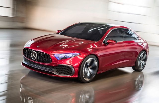 Normális szedánként mutatkozott az új A-osztály