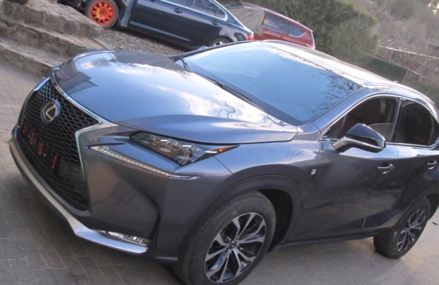 Amerikában szemét, az oroszoknál újjáépül a borult Lexus