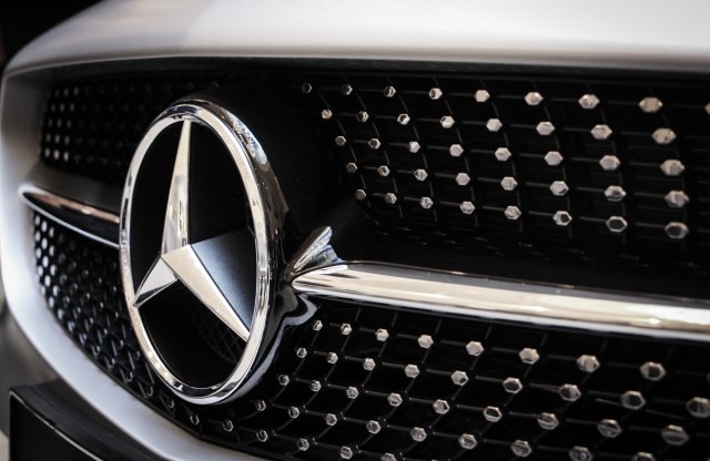 Mercedes-Benz: a legkelendőbb prémiummárka 2016-ban