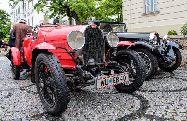 Újra klasszikus kocsik lepték el Balatonfüredet