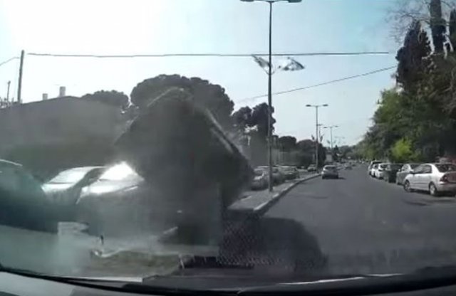 Videó: duplaszaltót dobott az Audival