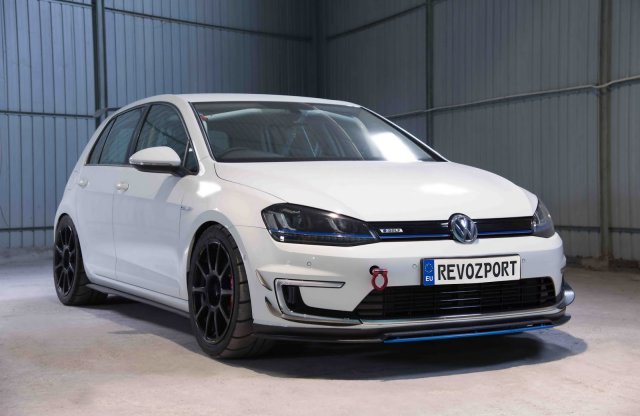 Versenyautó készült az e-Golfból