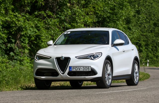 A változatosság gyönyörködtet! Próbán az Alfa Stelvio