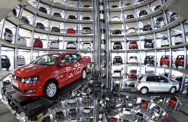 Kevesebb autó fogy a tavalyi évhez képest, főleg dízelből