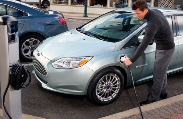 Villanyautóval Európába – Jön az eTour, mi pedig megyünk is rá!