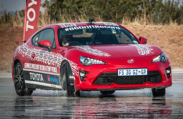 165 kilométert driftelt egy Toyota GT86