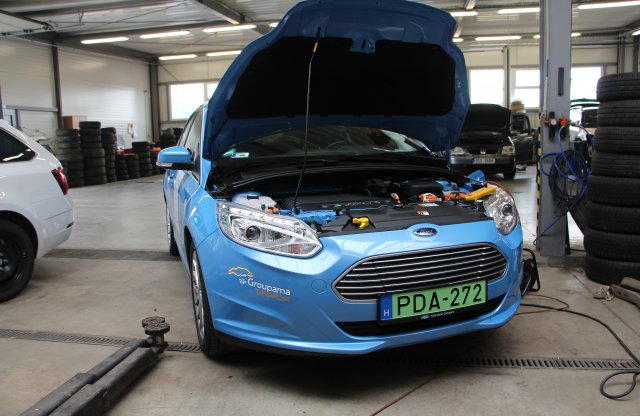 Megjavítottam az elektromos Focust – némi segítséggel