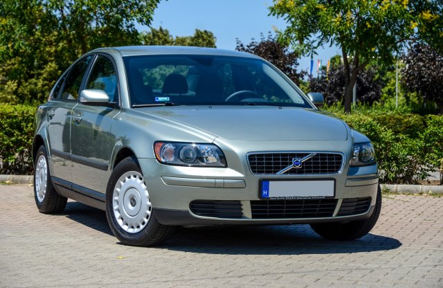 Örökifjú – Volvo S40 1.6 használtteszt