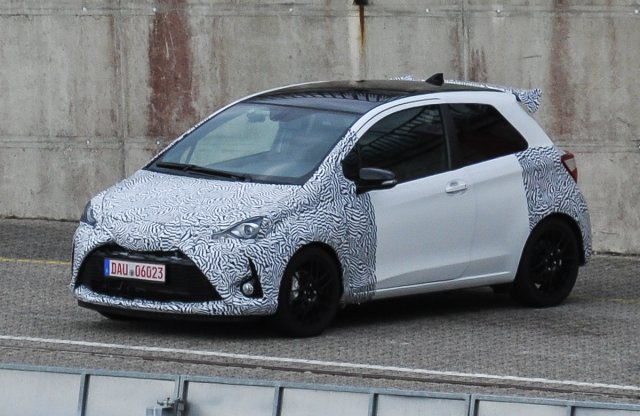 Ismét a Nordschleifén tesztelik a legvadabb Yarisokat