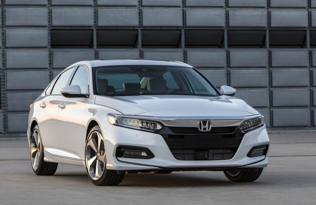 Ijesztően futurisztikus az új Honda Accord