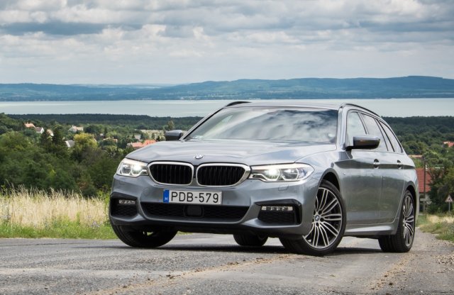 Sorhatputtonyos – BMW 540i Touring teszt