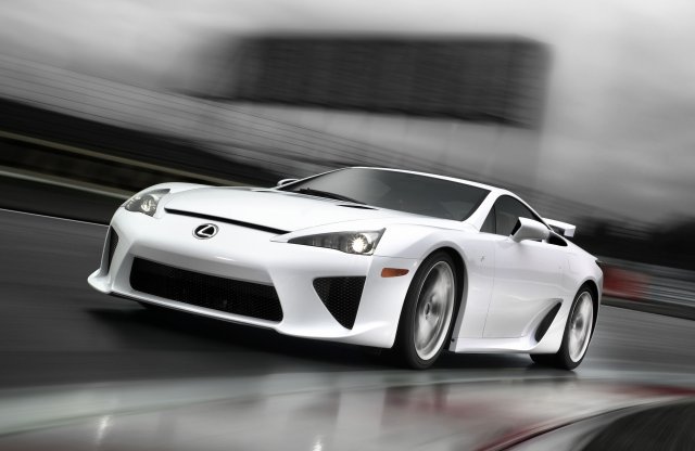 Ötéves vadonatúj Lexus LFA-t valaki?