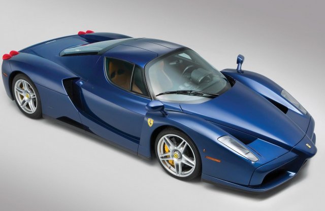 Pompás az egyetlen kék Enzo, most eladó