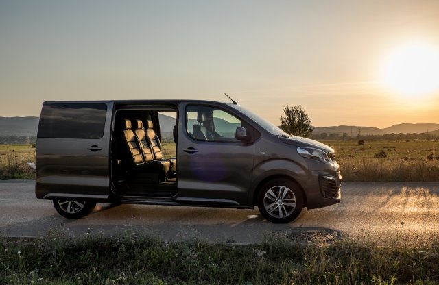 Nyolc fejedelmi helyet kínál a Traveller