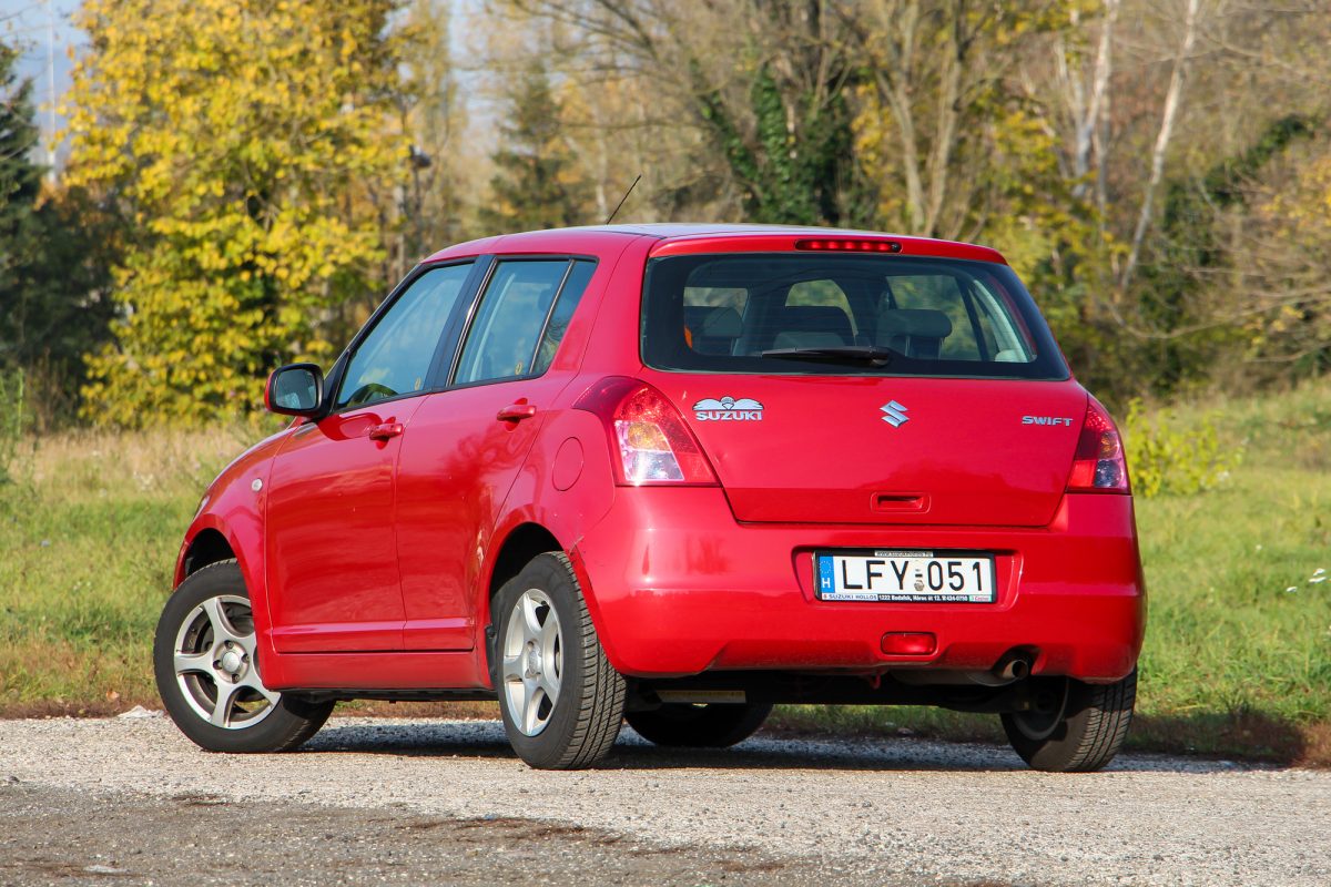 SUZUKI SWIFT